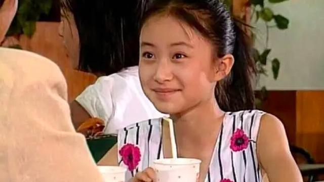 TVB|舒畅童年照曝光，温婉乖巧清秀水灵，校花级长相绝对不缺人追！