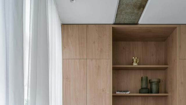 64㎡的家，大落地窗，白色原木营造轻盈氛围，温柔舒适很治愈