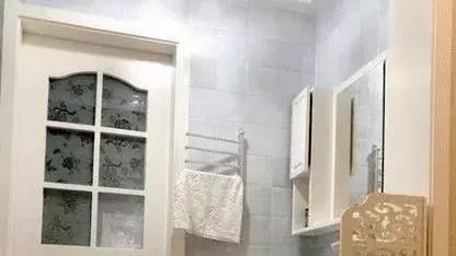 老婆出个“妙招”，将洗手池搬到过道，完工邻居争相模仿，晒晒