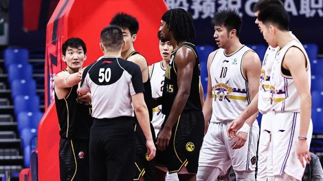 孙铭徽|孙铭徽送新春祝福却因这4个字被骂 网友：廖三宁还在医院躺着呢