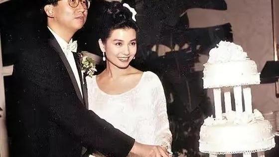 何赛飞|长了一张风情万种的脸，情史却最干净的5位女星，个个让男人心动