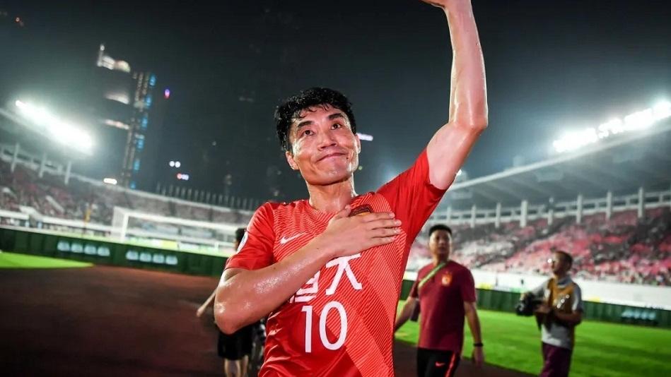 中超|定了！广州10人确定下家，8冠王解体，新贵狂揽4国脚，挑战鲁沪！
