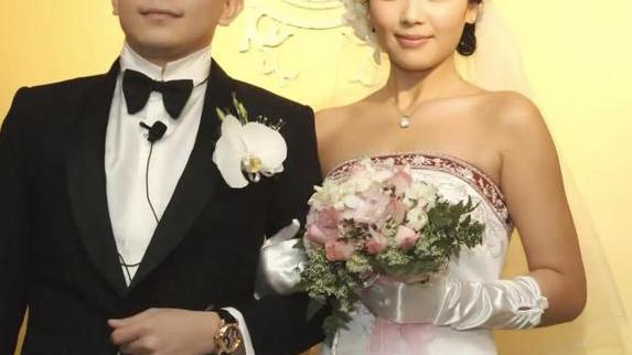 刘涛|刘涛首次回应离婚，这女人藏得太深了