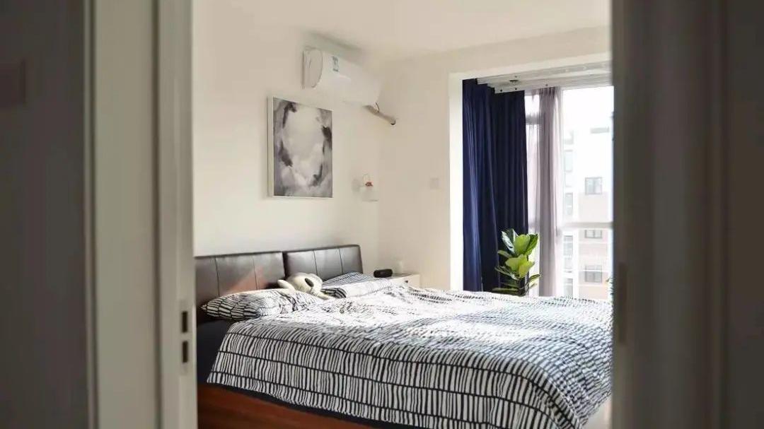 房子到底买阳台在客厅还是卧室更好？看看我家，你就懂了