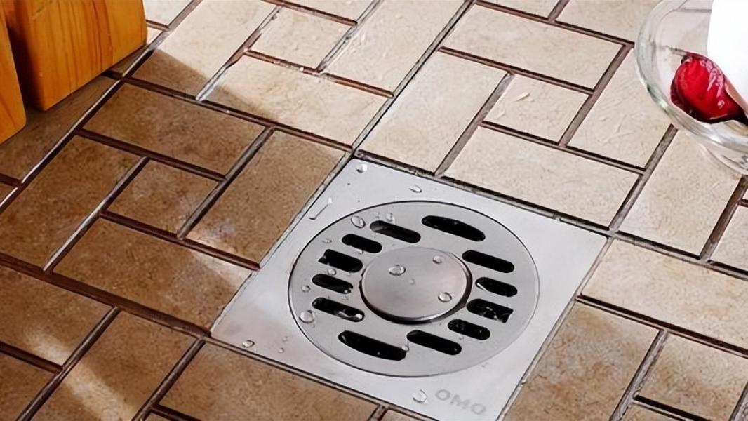 地漏常被头发堵住太闹心！老保姆教你这样做，再也不用抠头发