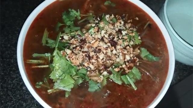 酸辣粉|想吃酸辣粉别去外面买了，教你在家简单做，酸辣过瘾真解馋