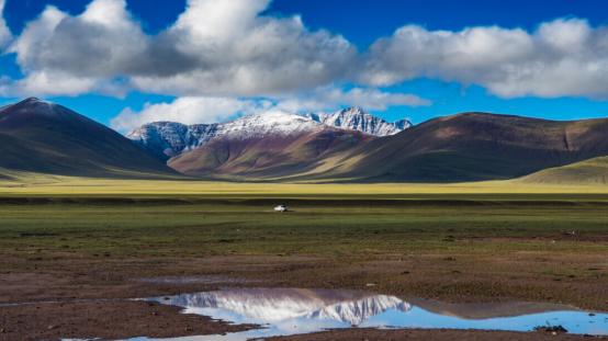 秦岭|日喀则地区地处西藏西南部，历史上也称后藏，包括喜马拉雅山大部