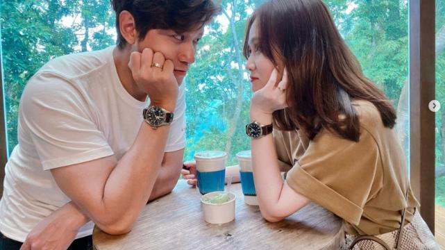 演唱会|陈乔恩庆祝与老公相识三周年，被Alan搂在怀中甜笑，夫妻相超足