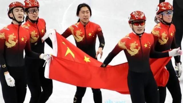 中国队|冬奥会细节！中国队在决赛前，为何要特意5人合影？