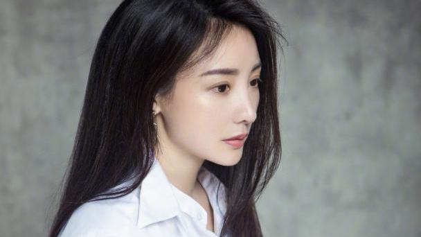 徐璐|柳岩的裙装造型真不赖，时尚指数提升一个档次，好看得不得了