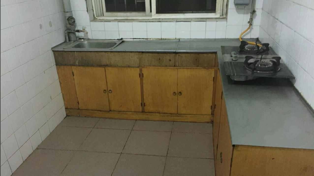 上海买的二手房，自己装修后，朋友纷纷称赞卧室做得好