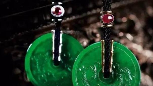 翡翠|谁说豆种翡翠不值钱？马云曾花700万购买，打破豆种低廉的观念