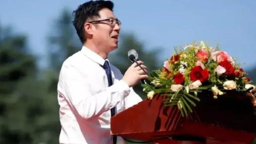 主持人|当红时出走湖南台的主持人，欧弟如今“妻离女散”，只有4人善终