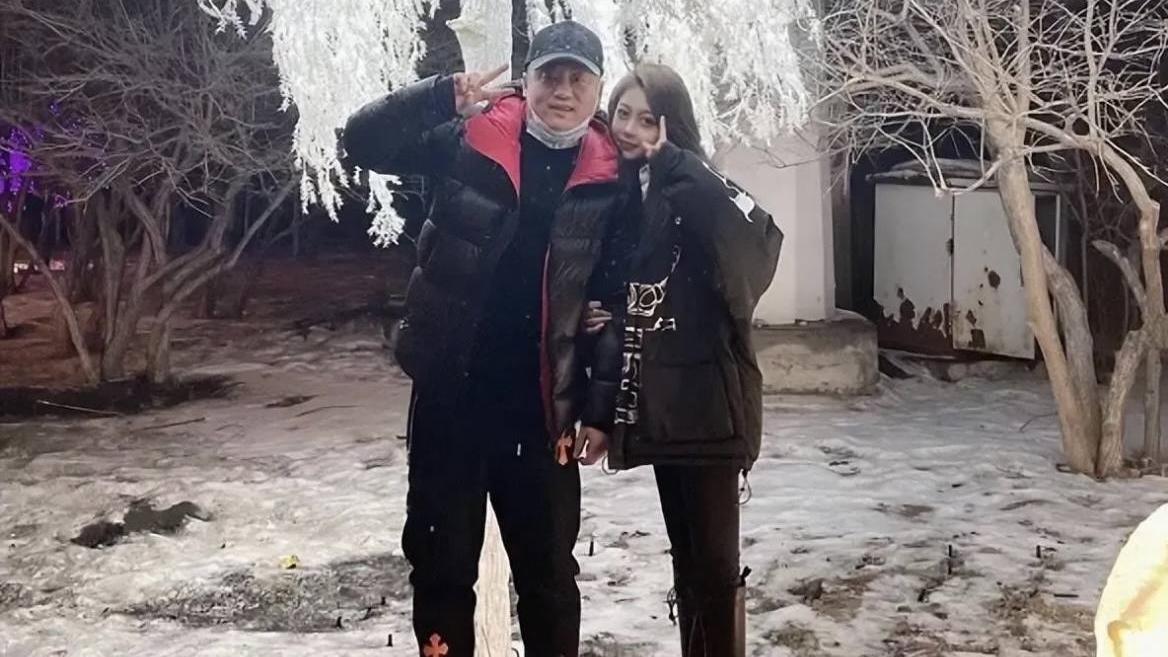 宋晓峰|宋晓峰女儿稳上北影！身穿3000块短袖被赞高颜值