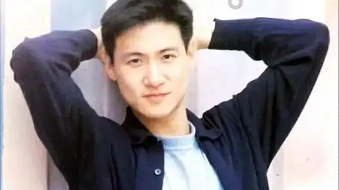 张学友|张学友是四大天王之首，当年比beyond火很多，有人质疑其目的不纯