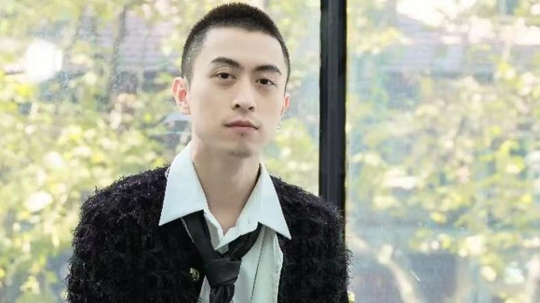 刘畊宏|高人气！刘畊宏直播运动获秦奋多个大礼打赏，王婉霏为母亲在线相亲！