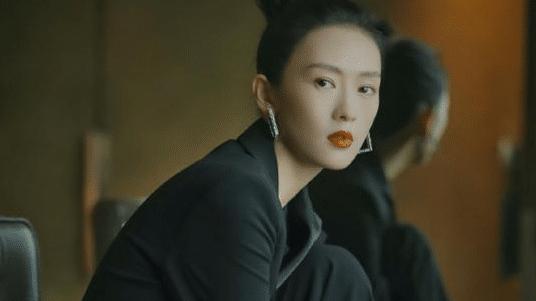 童瑶|童瑶的报复太高明，曾向张默跪地求饶的她，已是对方高攀不起的人