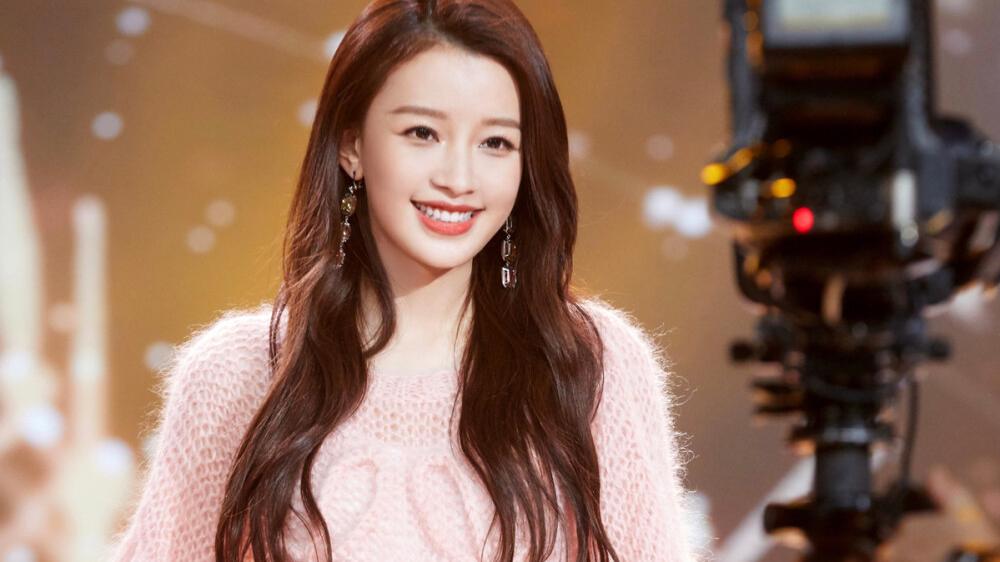 微笑|蓝盈莹的下垂嘴角太苦相？孙怡景甜的微笑唇才有亲和力，甜美爆棚