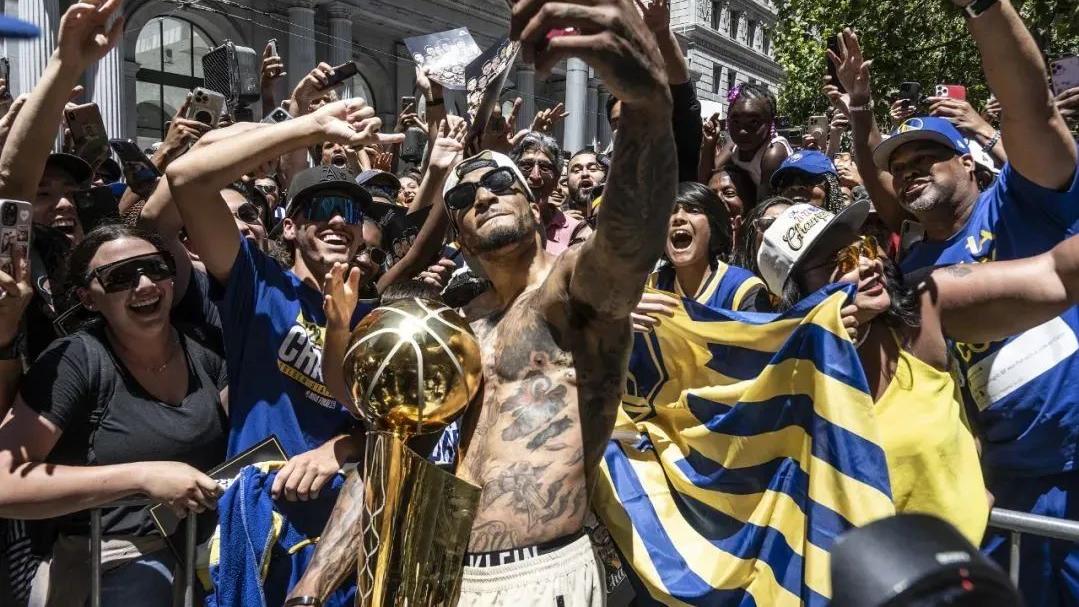 斯蒂芬·库里|欢乐喜剧人这事，勇士全队都比不上克莱