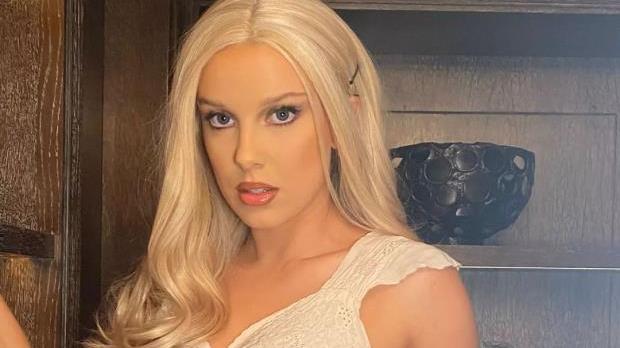 童星|欧美爆火小童星变金发女郎！18岁生日照惊呆网友：这是谁？