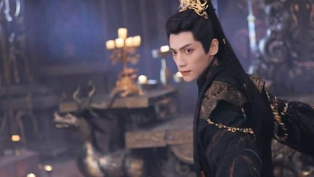 杨雪|罗云熙新剧“排场大”，请杨雪不够，《还珠格格》里的她也来了