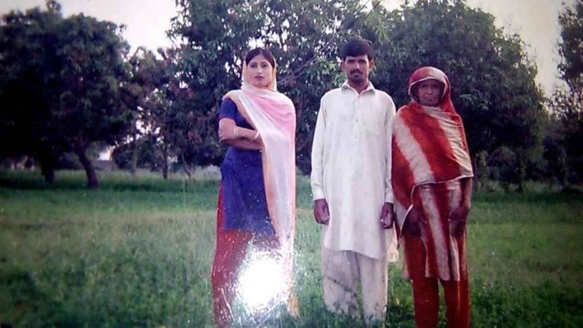 aespa|“巴基斯坦卡戴珊”被残杀，无罪释放的凶手是她兄长：我要维护家族荣誉