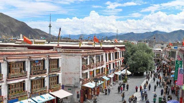 八廓街|拉萨八廓街，日光城里的人文天堂，快来此感受藏族风情与烟火气息