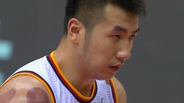 火箭队|曾是男篮潜力新星，邹雨宸又受伤了！韧带损伤，撕裂！他才25岁啊