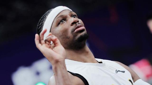 北京男篮|多人低调返京！北京原地解散后，俱乐部紧急招聘，新帅扑朔迷离