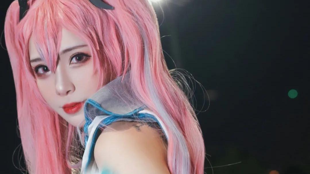 路飞|cos：碧蓝航线布莱默顿炙热的网球练习cos正片@羊大真人