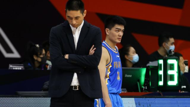 福建男篮|CBA争议主帅下课！带队成绩让人失望 被老臣替代