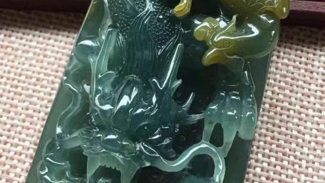 翡翠|危料与蓝水翡翠如此相似，它到底是不是翡翠？