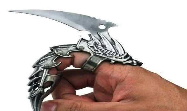 |奇特冷兵器：第2一刀砍下公象头部， 第3最奇葩，动漫迷一定认识