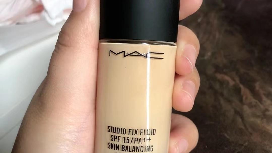 香蕉|适合油皮的5款粉底液，不脱妆、不暗沉，款款都是“实力派”