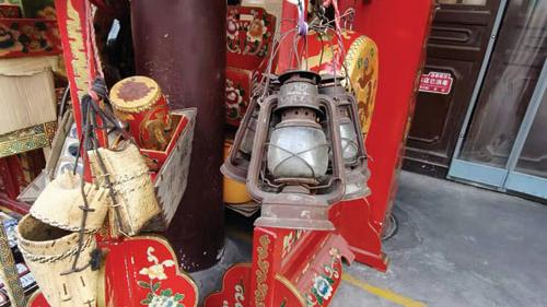 古旧风格家居饰品引领时尚小众市场