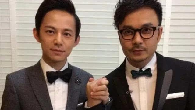 何炅|何炅和王菁的绯闻再度被曝出，何老师被拍与神秘男子十指相扣