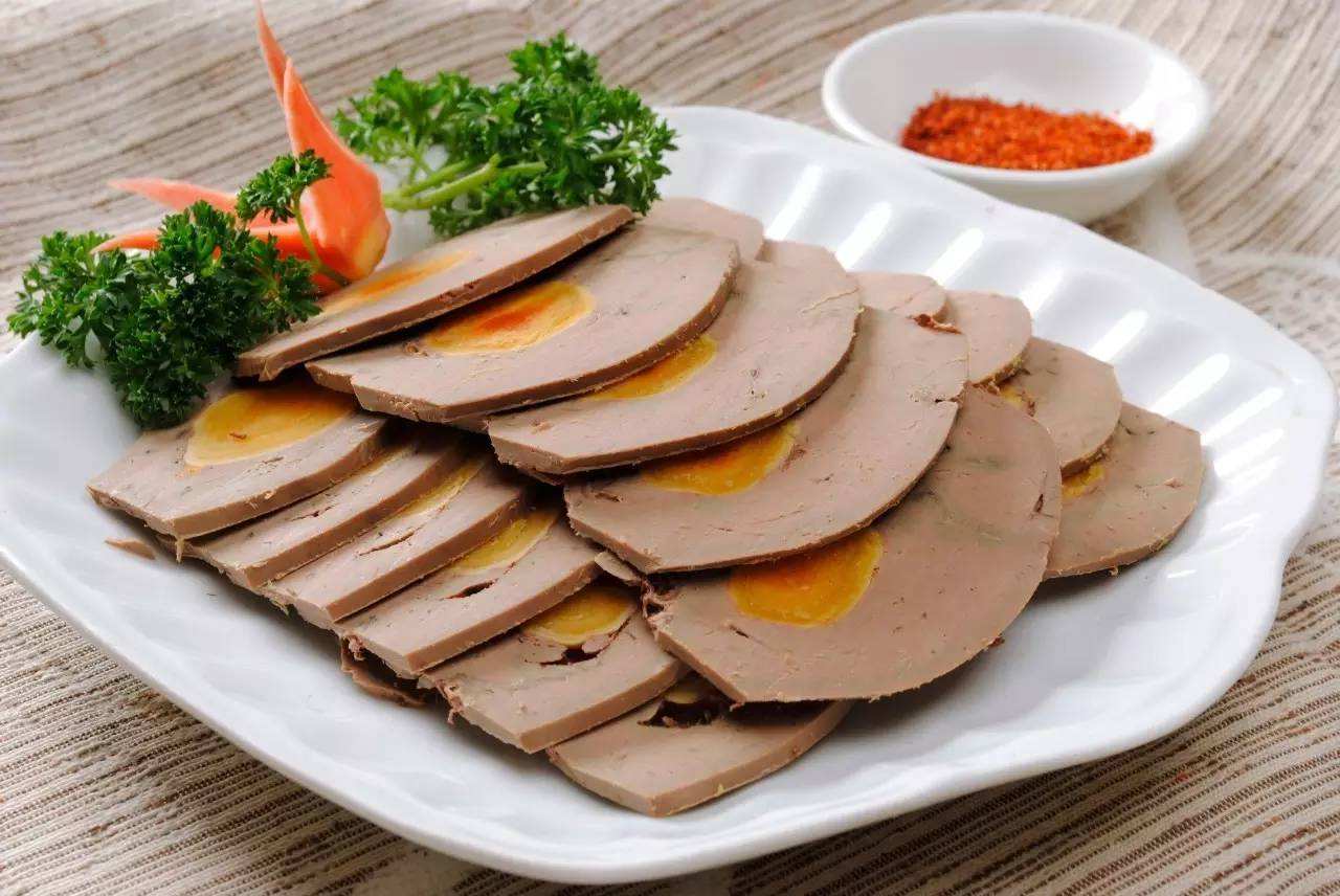 痛风|花生是痛风“加速剂”？医生坦言：若想远离痛风，“2红”务必少吃