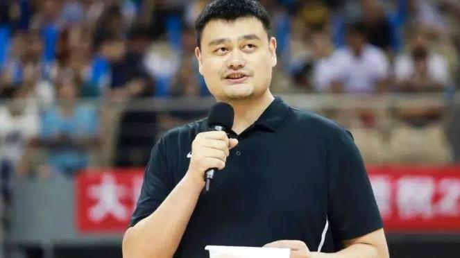 利物浦|搞了半天，郭艾伦的不高兴是因为易建联和姚明