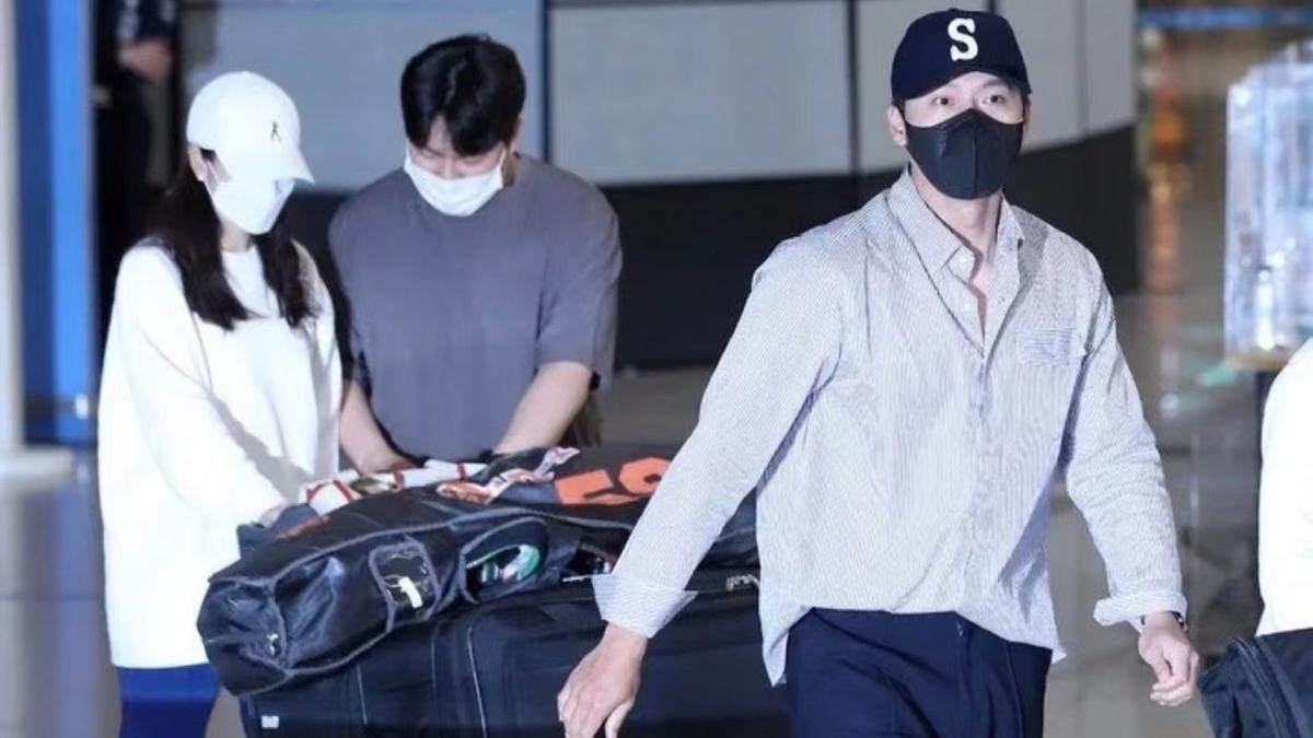 孙艺珍|孙艺珍近照太像孕妇了！穿白色长裙小肚子藏不住，孕态也更明显了