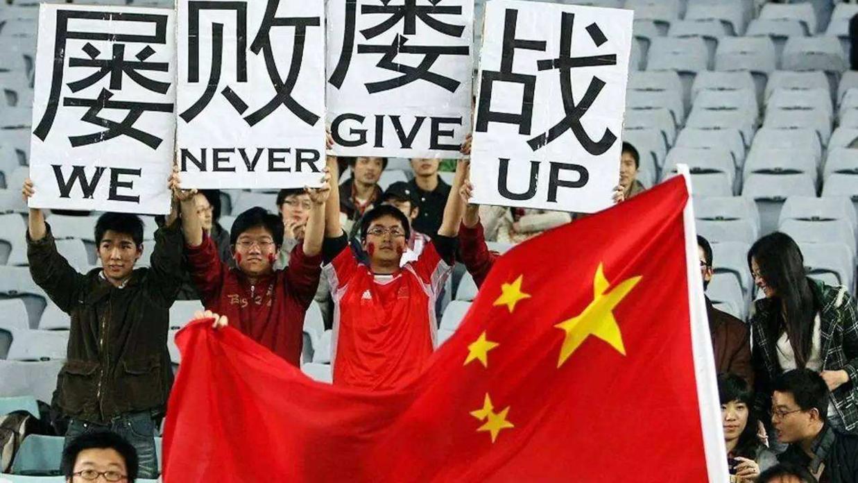 中国足球|中国足球又诞生一幸运儿！刚上任国足一大难题就被解决，时机刚好