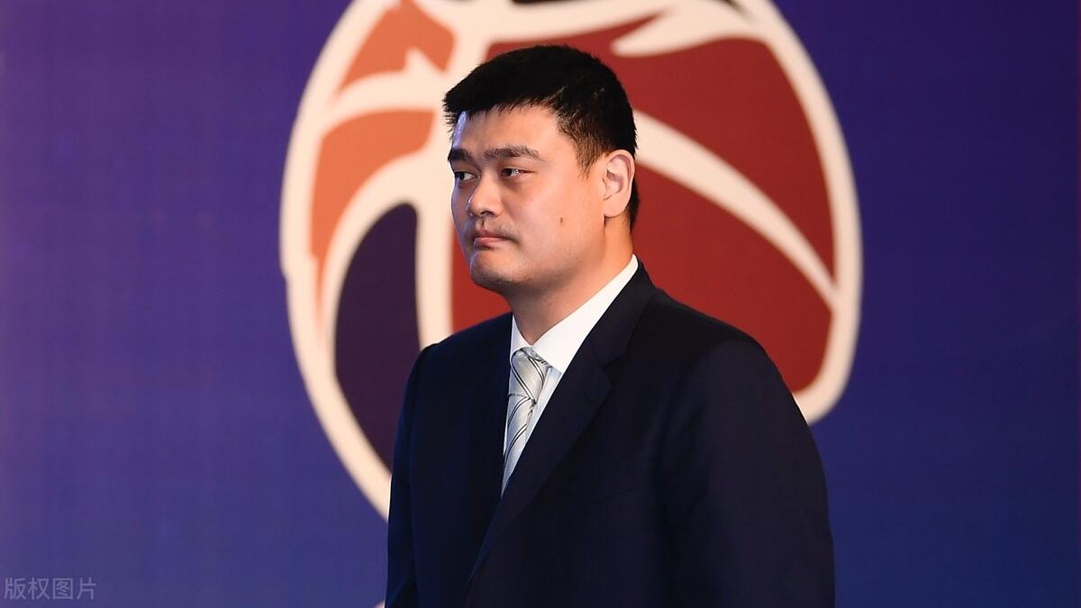 许钟豪|许钟豪夹臂抡翻任俊威！肘击爆头富兰克林，伤人后无辜表情太心寒