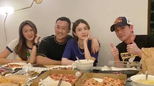 林峰|带张馨月和好友聚会 林峯搂老婆肩膀好幸福