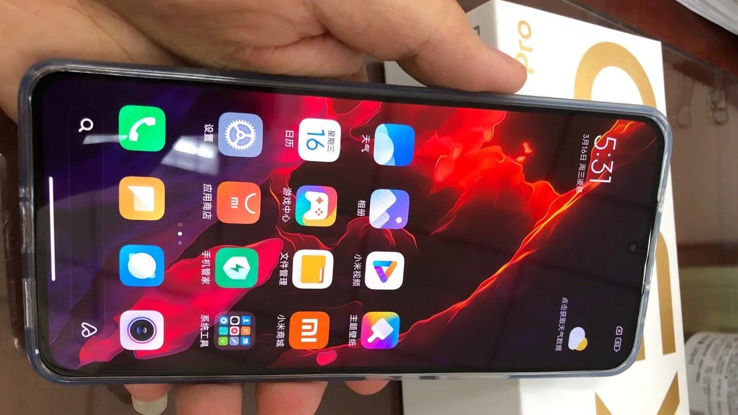 天玑9000|卢伟冰爆发，天玑9000+256GB降至2899元，还有2K屏和120W快充