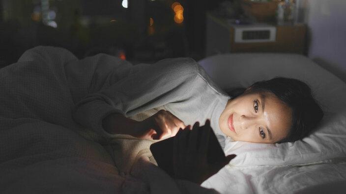 白癜风|手机不能放枕头边，因为有辐射会长肿瘤，有科学依据吗？真相来了