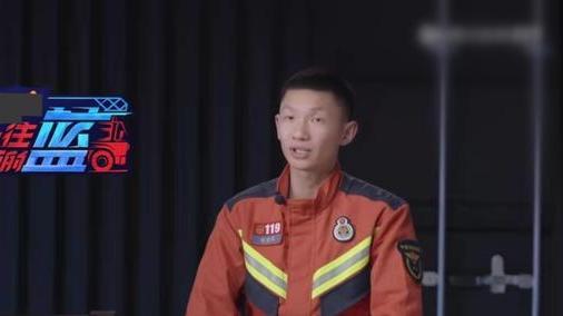 秦霄贤|一往无前的蓝：秦霄贤的几个问题太有水平，得到的回答令人泪目