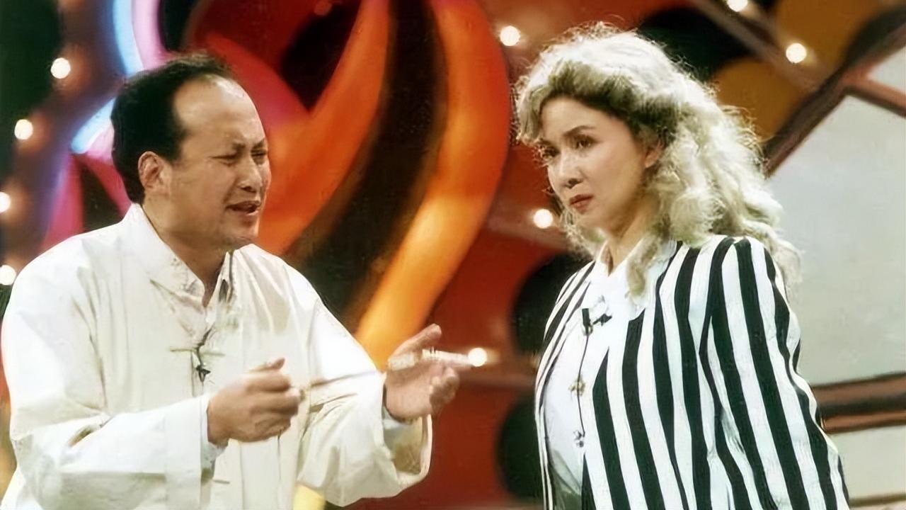 蔡明|2010年，郭达送蔡明回家，没想到的是，他们近20年的合作就此了断