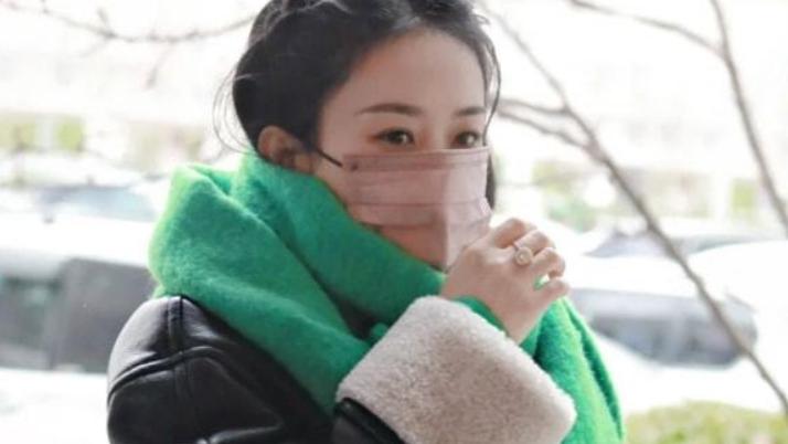 春晚|明星春晚私服比拼，张若昀豪横，赵丽颖围巾成爆款，王嘉尔最夺目