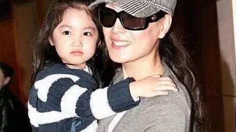 曾华倩|他俩不会在一起吧？星二代的生活是什么样的？