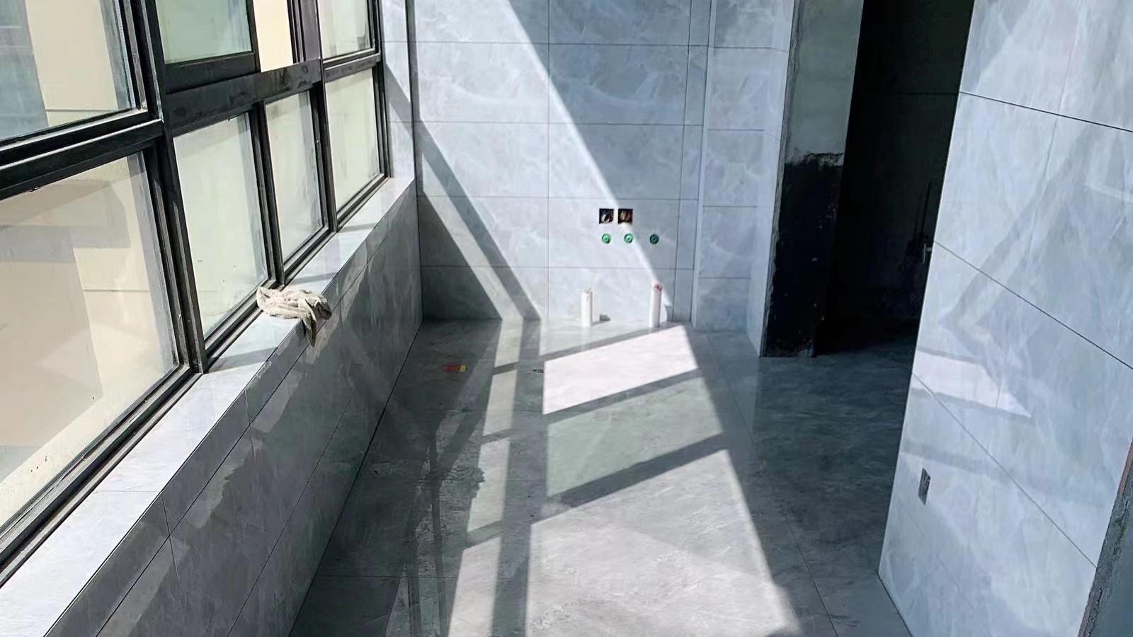 地砖上墙，瓷砖胶与背胶，要如何选择？