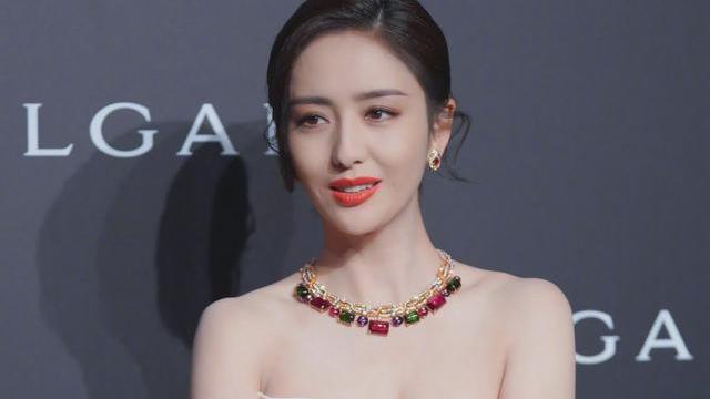 佟丽娅|佟丽娅的美真是勾人心魄呀，她的美，你如何夸赞都不为过